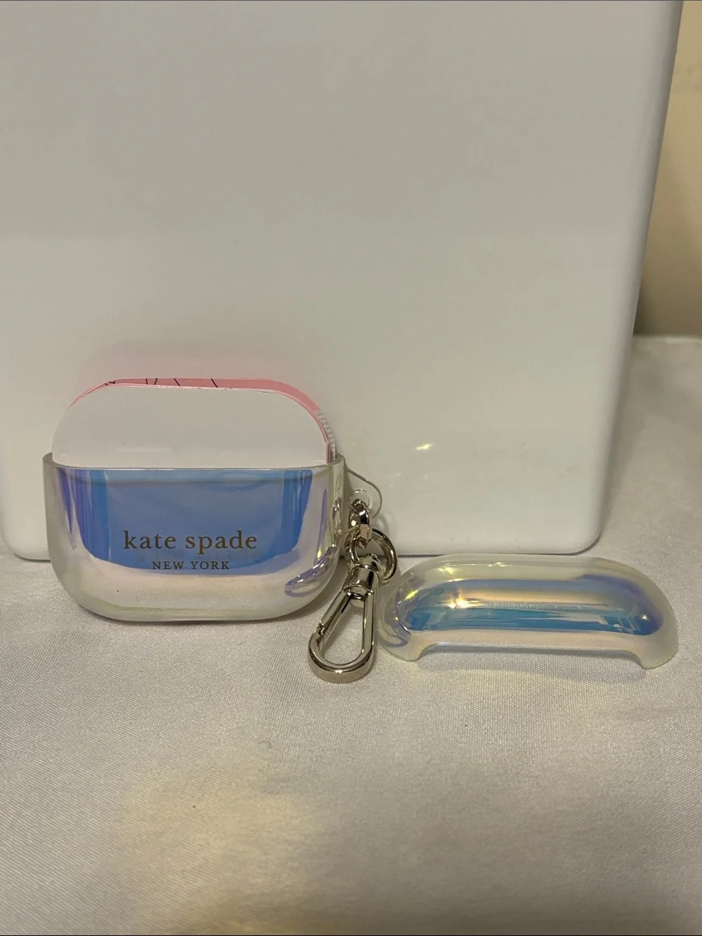 NIB/NWT Kate Spade New York Iridescent AirPods Case (3rd Gen) - Discontinued!